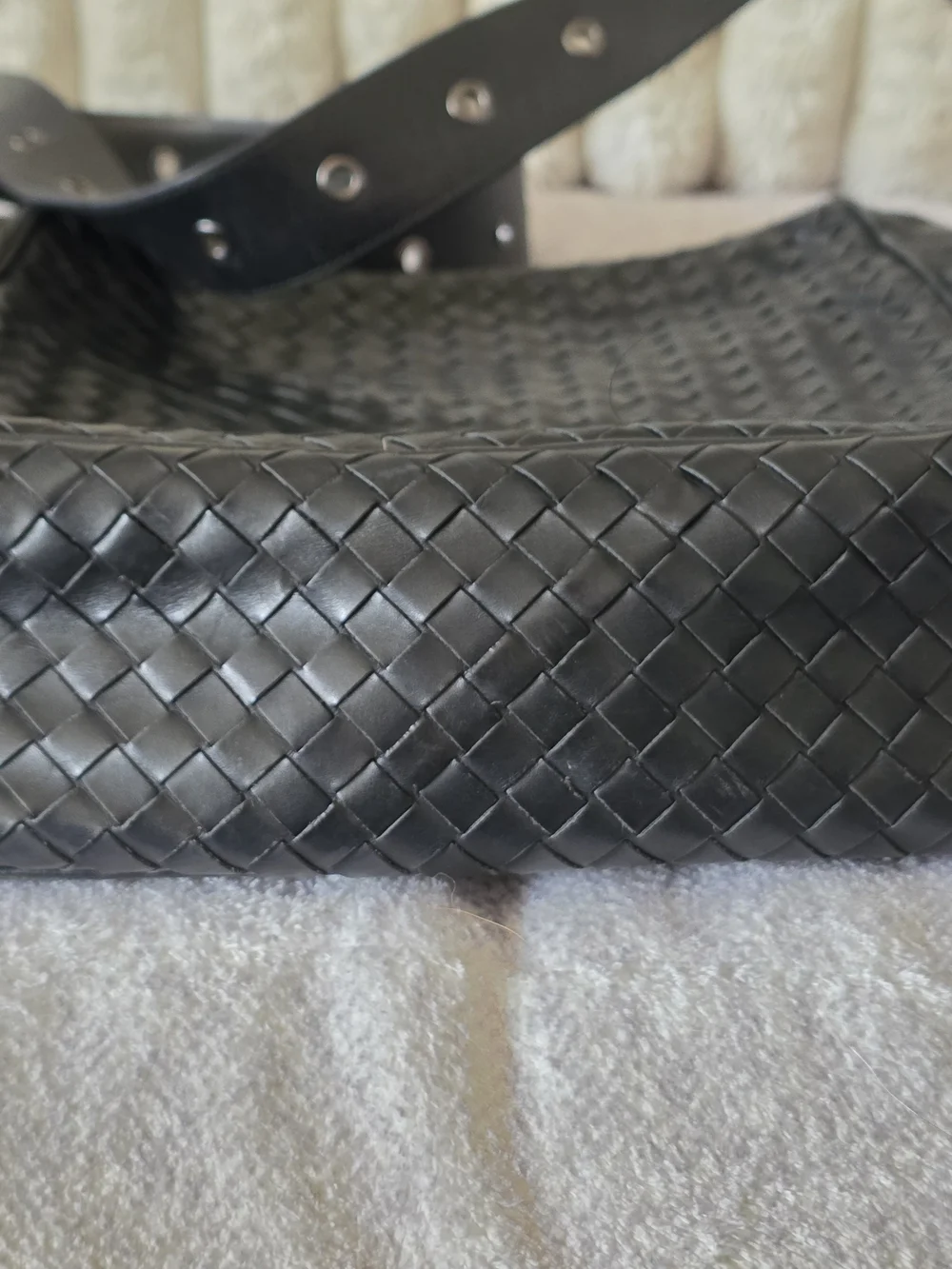 Bottega Veneta Intrecciato Black Leather Messenger Crossbody Bag